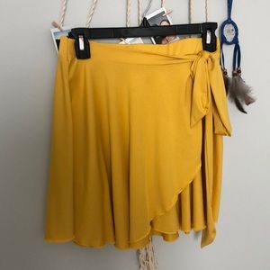 Skater skirt with bow